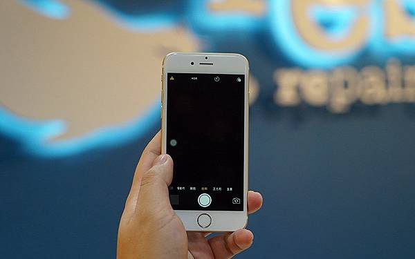 iPhone後鏡頭無法使用/閃光燈不亮