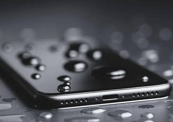 充不了電！iPhone偵測到進水怎麼辦？教你解決不能充電問題