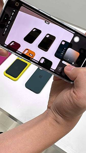 iPhone 16 機型的相機使用最新一代「攝影風格」 iPhone 16 機型的相機使用最新一代「攝影風格」