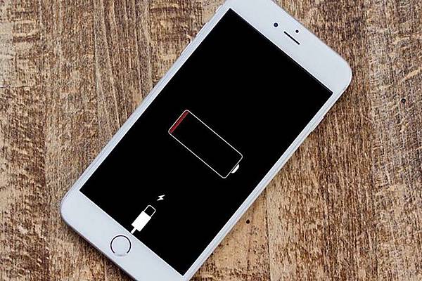 iPhone耗電異常、耗電快 電量顯示異常、突然大掉電？