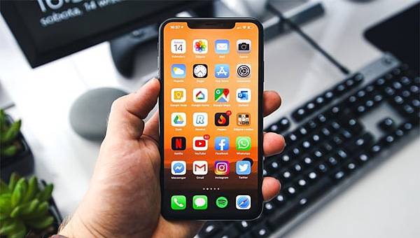 修復iPhone 一直重開機,維修前6招檢查改善情況! 修復iPhone 一直重開機,維修前6招檢查改善情況!