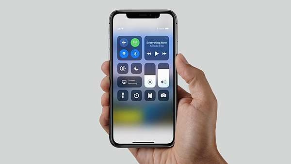 iPhone軟體更新卡住不動？這些技巧能幫助你順利安裝