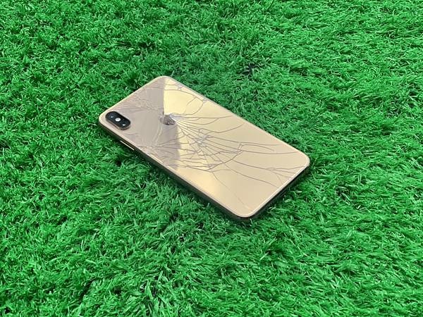 其實風險超高！iPhone 背板玻璃單換真相公開