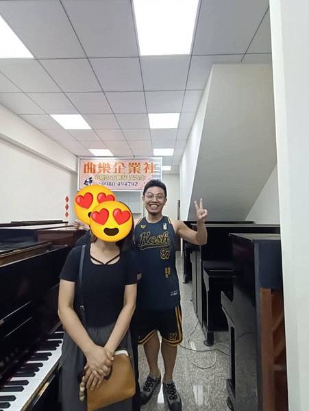 暑假到了,買一台二手鋼琴陪伴孩子,可以減少玩3C產品的時間, 暑假到了,買一台二手鋼琴陪伴孩子,可以減少玩3C產品的時間,