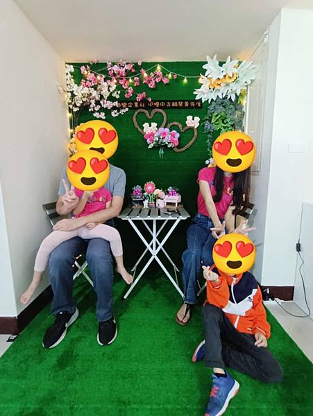 因應 聖誕節 即將到來! 我們特別進了幾台白色鋼琴,每一台都 因應 聖誕節 即將到來! 我們特別進了幾台白色鋼琴,每一台都