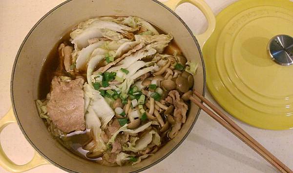 超省時一鍋到底 白菜豬肉豆腐鍋 三個俏皮匠 痞客邦