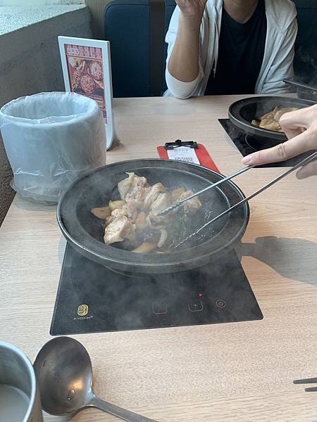 [臺北美食] 南港美食-石研室 爆炒石頭火鍋 - 南港中信店