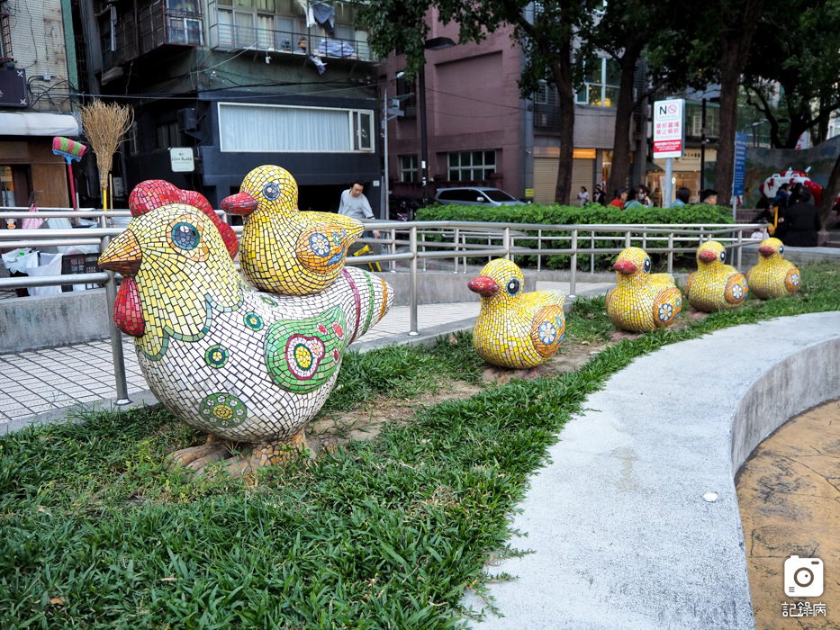 捷運中山站-美術公園臺北傳奇 (1).JPG