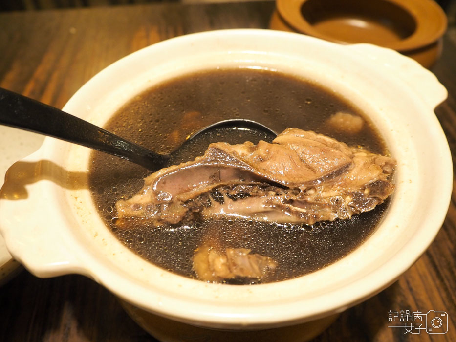 松山饒河夜市-龍涎居雞膳食坊 (8).JPG