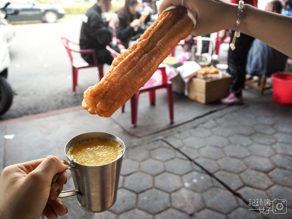 嘉義早餐炭燒杏仁茶加蛋油條9.jpg