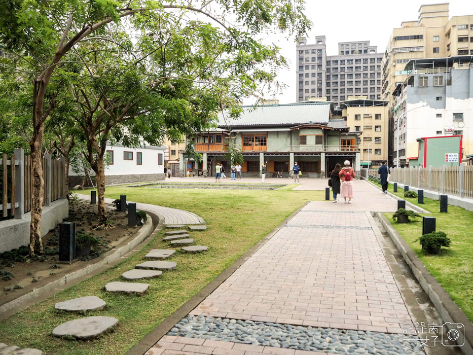 高雄景點逍遙園x香茗茶行霜淇淋4.jpg