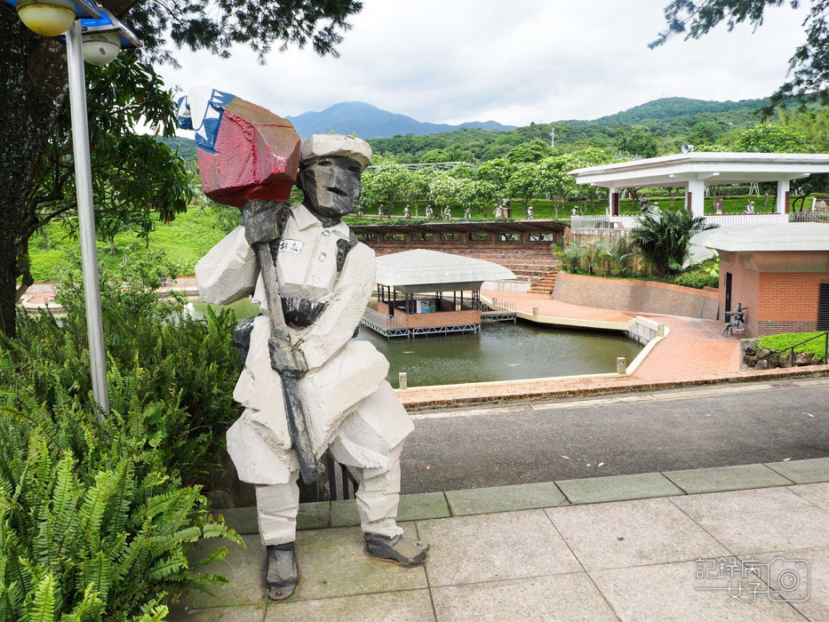 新北金山朱銘美術館朱銘雕塑太極人間系列12.jpg