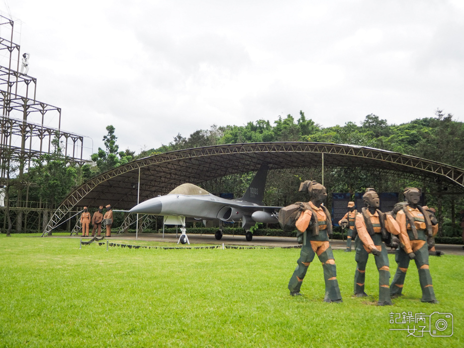 新北金山朱銘美術館朱銘雕塑太極人間系列85.jpg