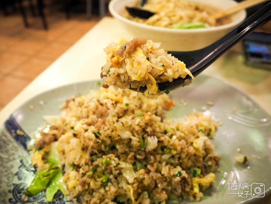 華山三創 CP值高x銀記手擀刀切牛肉麵 炸醬麵 肉絲炒飯26.jpg