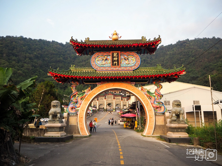 南投埔里網美景點 綠色屋簷地母廟 寶湖宮天地堂地母廟2.jpg