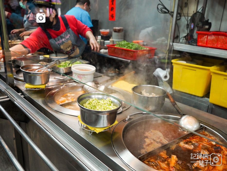 三重美食魯肉飯 唯豐魯肉飯 今大 蓮霧 店小二17.jpg