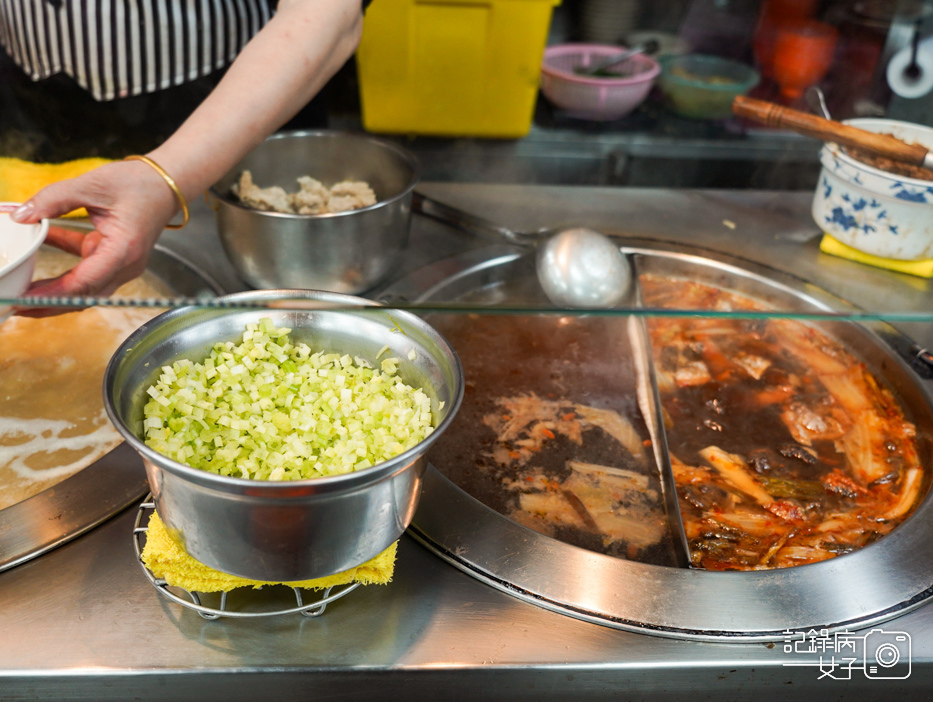 三重美食魯肉飯 唯豐魯肉飯 今大 蓮霧 店小二16.jpg