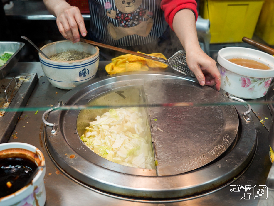 三重美食魯肉飯 唯豐魯肉飯 今大 蓮霧 店小二18.jpg