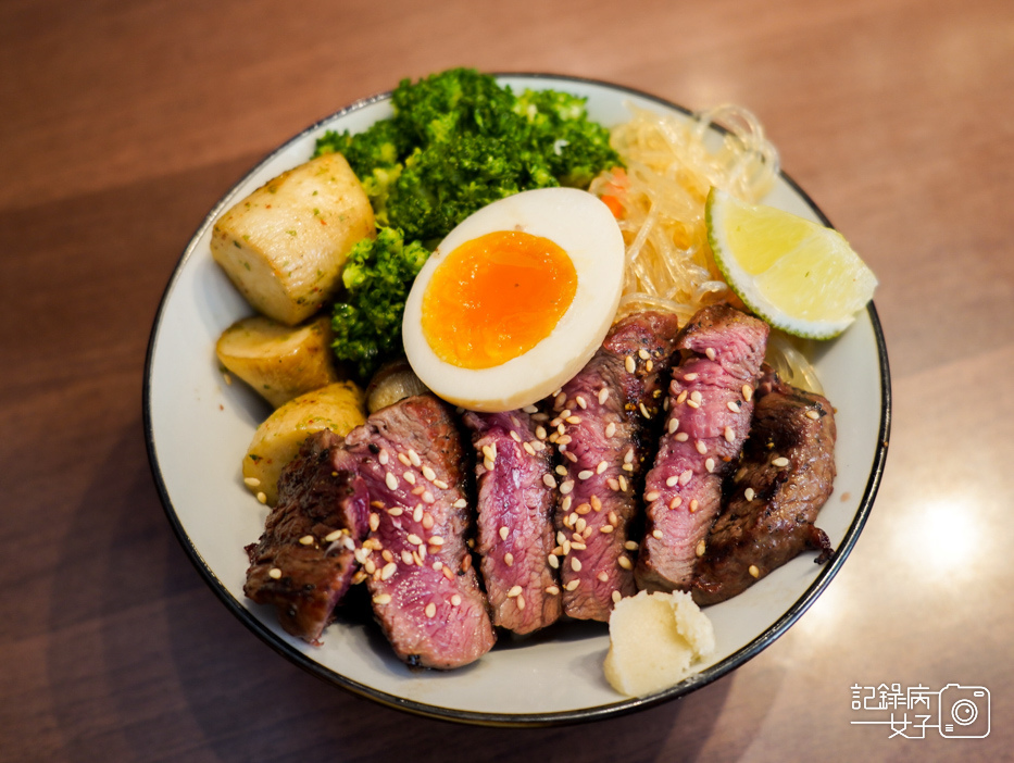 初牛吃到飽 招牌厚切牛排丼飯 內湖江南街17.jpg