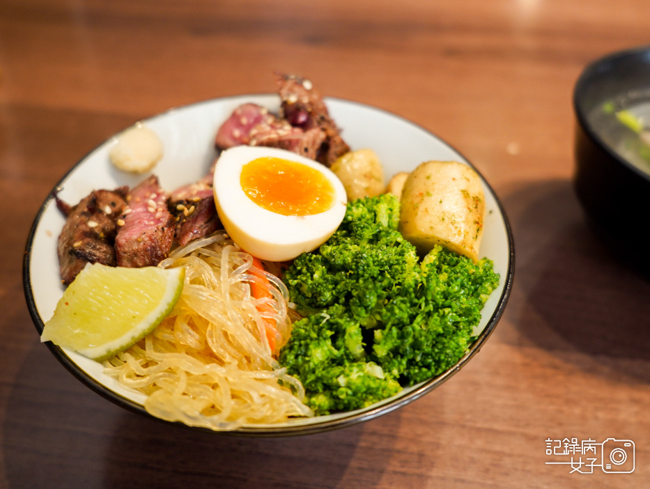 初牛吃到飽 招牌厚切牛排丼飯 內湖江南街20.jpg