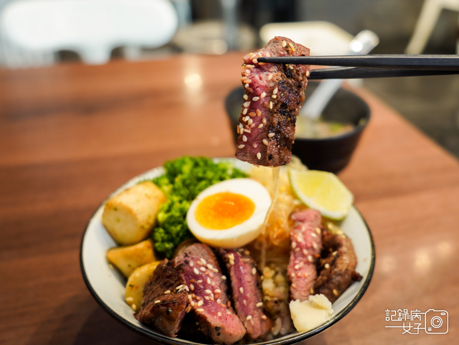 初牛吃到飽 招牌厚切牛排丼飯 內湖江南街22.jpg