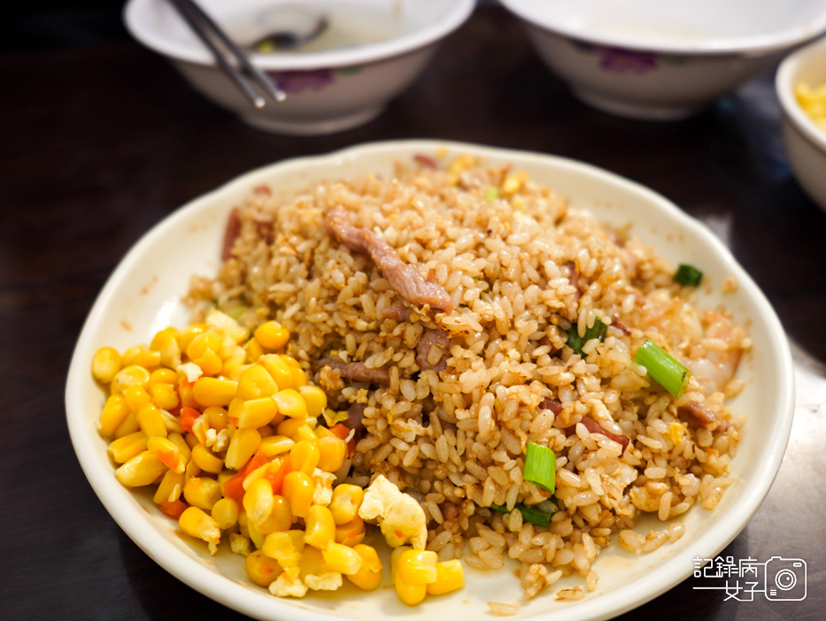 孔廟大龍峒保安宮美食 阿仁炒飯 什錦招牌炒飯 肉絲炒飯10.jpg