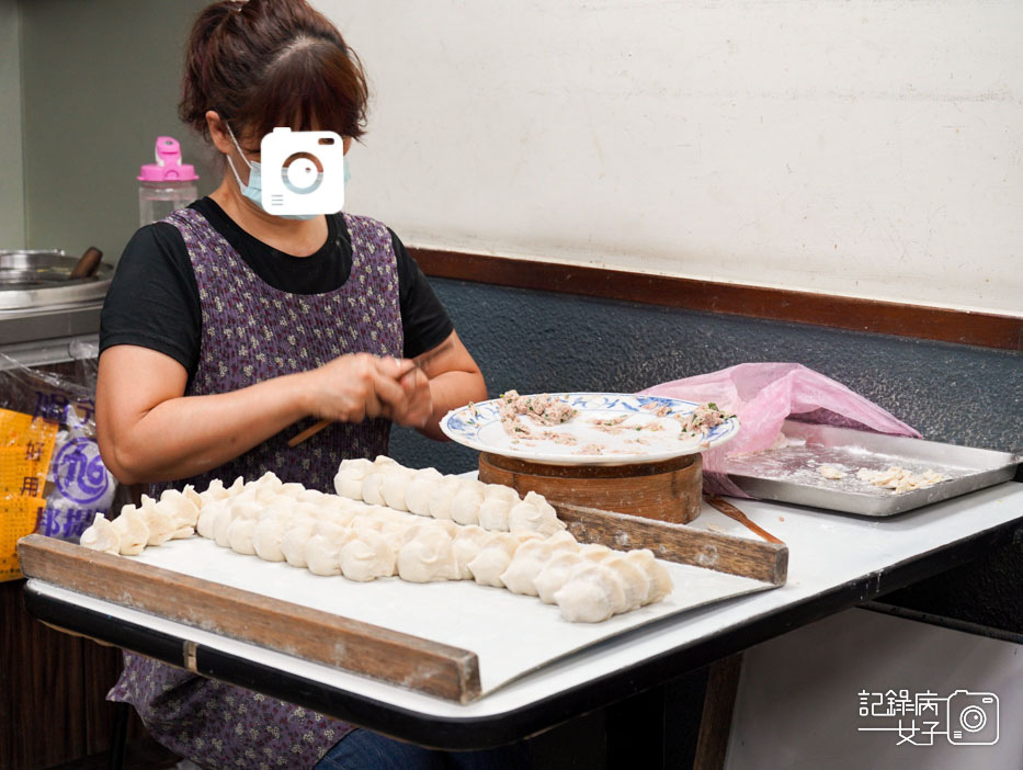 內湖山東餃子館 內科美食CP值高大顆水餃 鮮肉蒸餃9.jpg