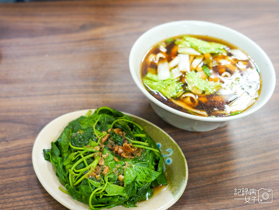 內湖山東餃子館 內科美食CP值高大顆水餃 鮮肉蒸餃19.jpg