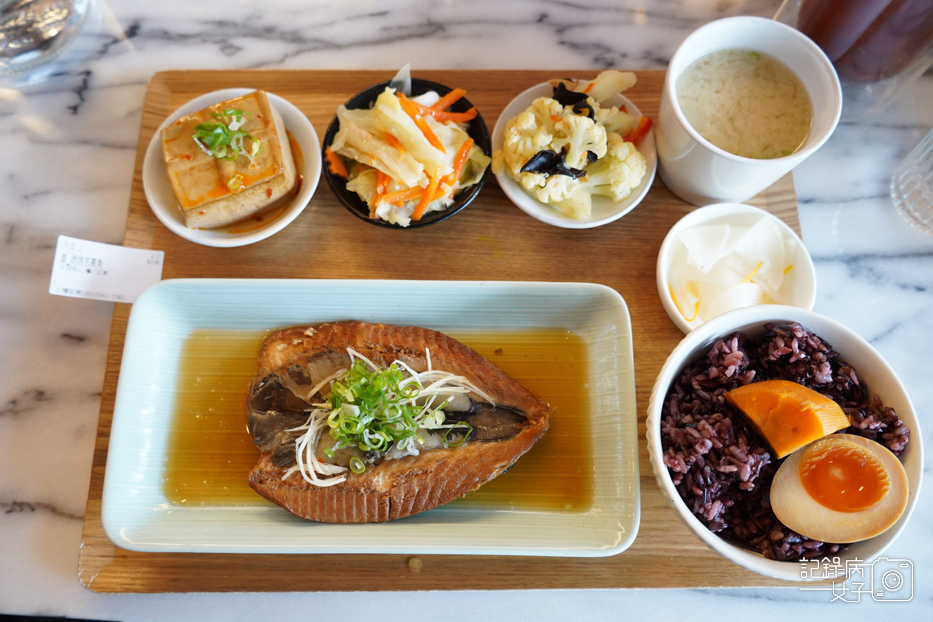 北棲邸家 華山 文青台式定食餐廳 牛腱醉蝦雞胸肉虱目魚雙主餐14.jpg