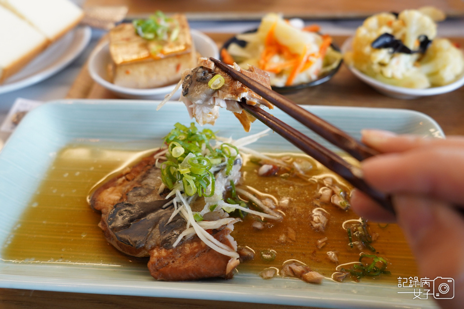 北棲邸家 華山 文青台式定食餐廳 牛腱醉蝦雞胸肉虱目魚雙主餐22.jpg