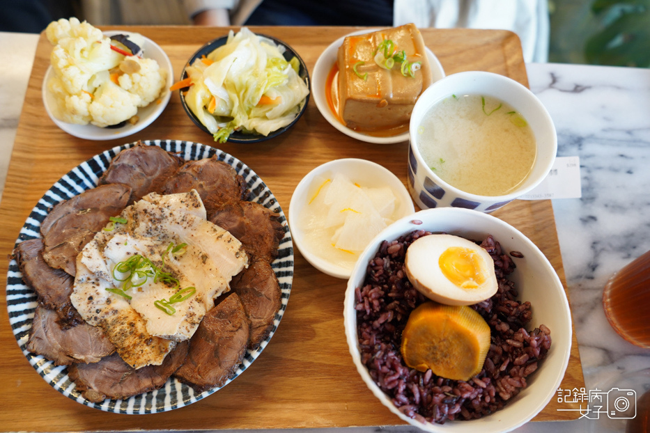 北棲邸家 華山 文青台式定食餐廳 牛腱醉蝦雞胸肉虱目魚雙主餐23.jpg