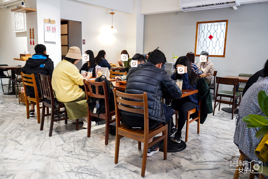 行天宮軟食力蛋餅五香豆乳雞蛋餅粉漿蛋餅爆汁蔥肉餅4.jpg