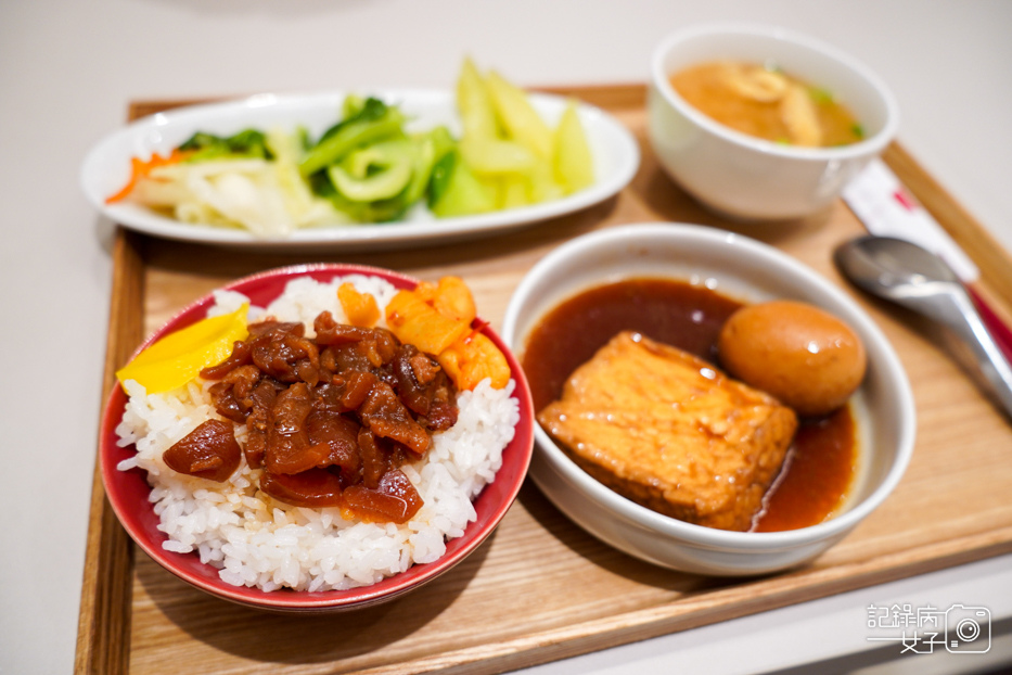 五燈獎三重五燈獎永康五燈獎豬腳飯腿褲滷肉飯14.jpg