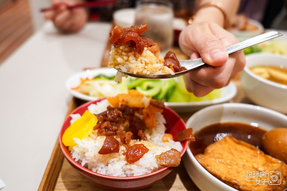 五燈獎三重五燈獎永康五燈獎豬腳飯腿褲滷肉飯16.jpg