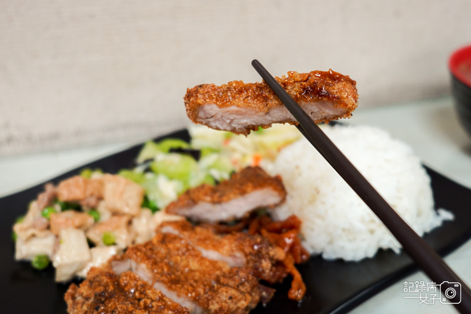 東湖阿杜串燒烤肉飯內湖烤雞腿招牌烤肉飯烤鹹豬肉22.jpg