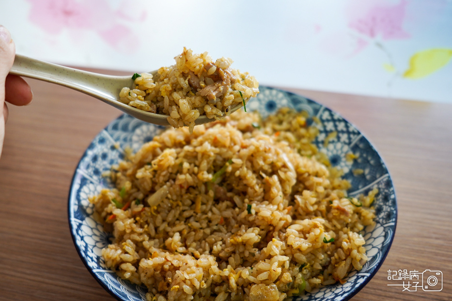 24欣丼食堂南港冠軍炒飯台灣炒飯王肉絲炒飯.jpg