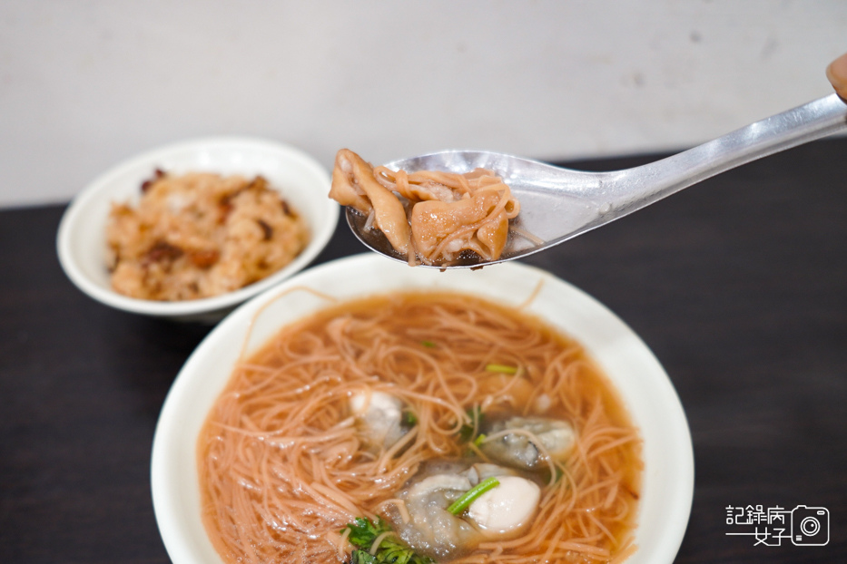 30饒河夜市東發號油飯蚵仔麵線百年老店.jpg