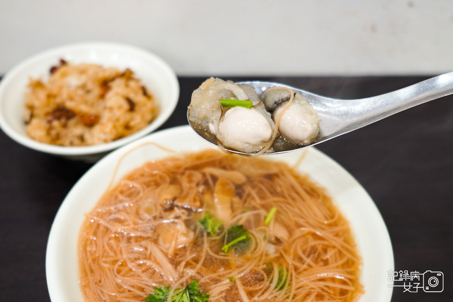 29饒河夜市東發號油飯蚵仔麵線百年老店.jpg