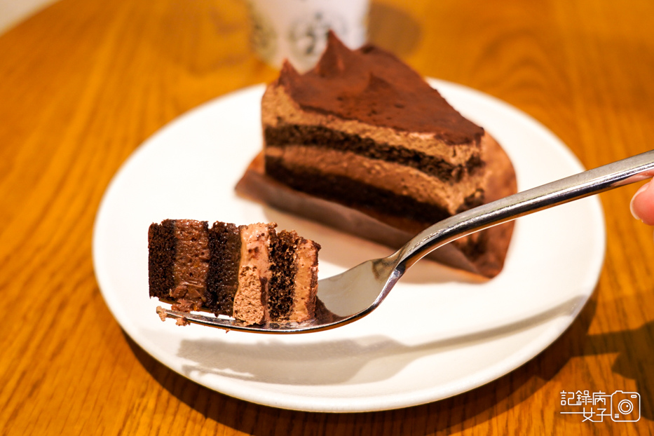 6星巴克輕食舒肥雞肉蔬菜盅 咖啡巧克力松露蛋糕美式咖啡.jpg