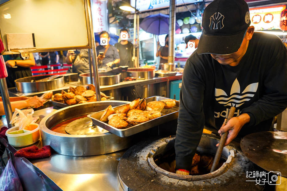 24饒河夜市美食世祖胡椒餅.jpg