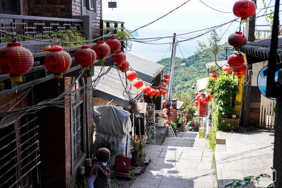 13九份老街阿蘭草仔粿阿柑姨芋圓阿牧包子金枝紅糟肉圓昇平戲院.jpg