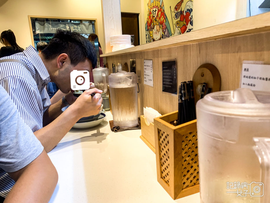 12三重炊煙拉麵鹽味蛤蜊雞白湯味噌剝皮辣椒雞湯銷魂叉燒飯.jpg