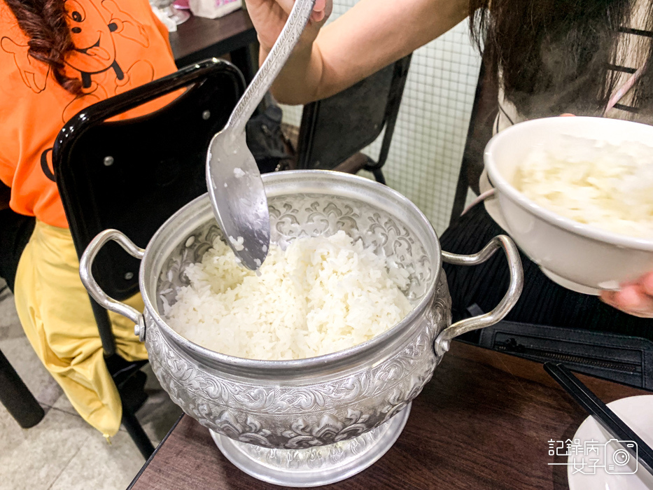 6台北橋三和夜市三重泰式圓料理月亮蝦餅打拋豬椒麻雞檸檬鱸魚.jpg