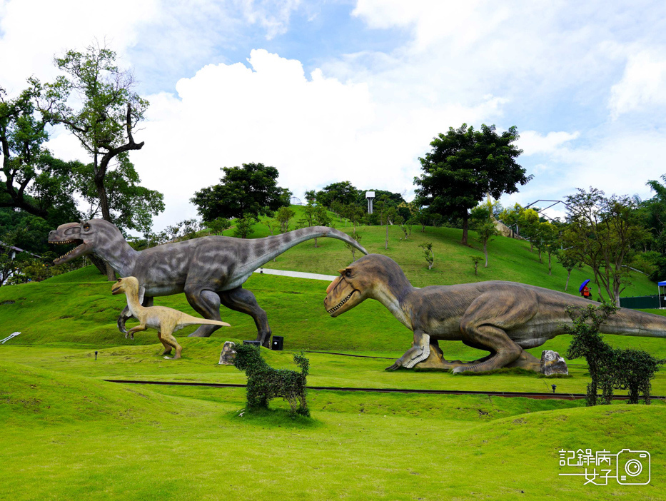 18南投九九峰動物樂園jojozoo恐龍拍照.jpg