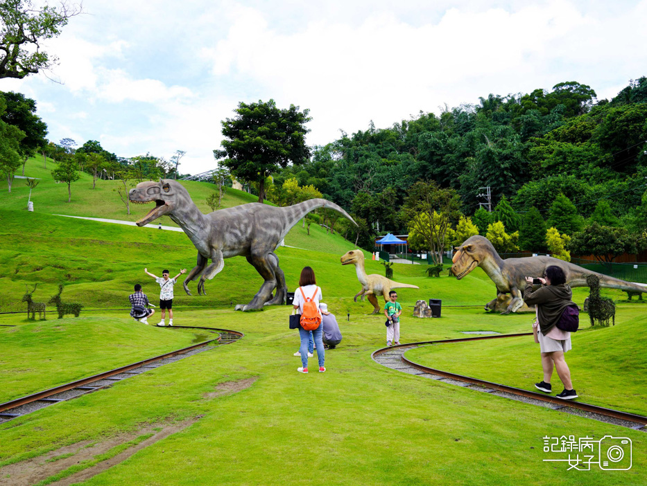 19南投九九峰動物樂園jojozoo恐龍之丘.jpg