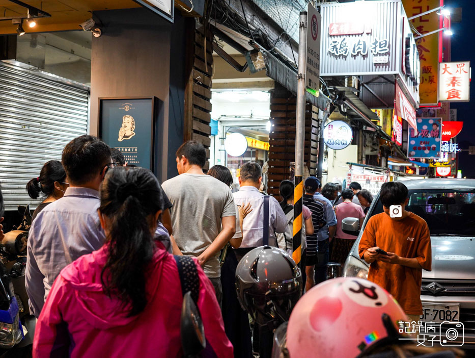 1延三夜市排隊美食台北橋頭魯肉飯刈包四神湯.jpg