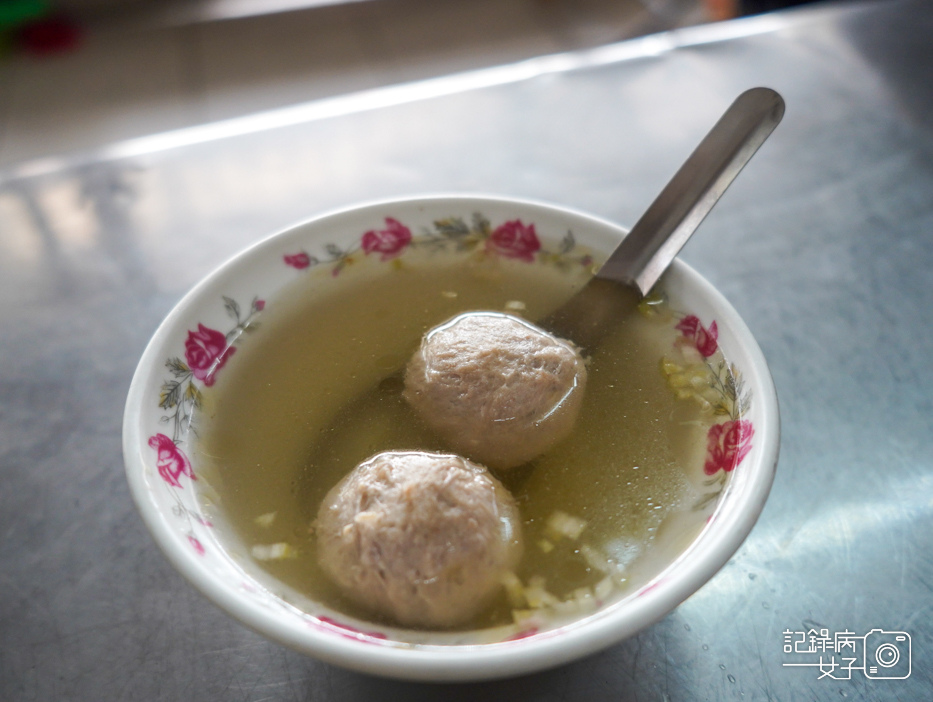 13三重阿田油飯大同市場油飯阿田貢丸冬粉湯阿田貢丸湯.jpg