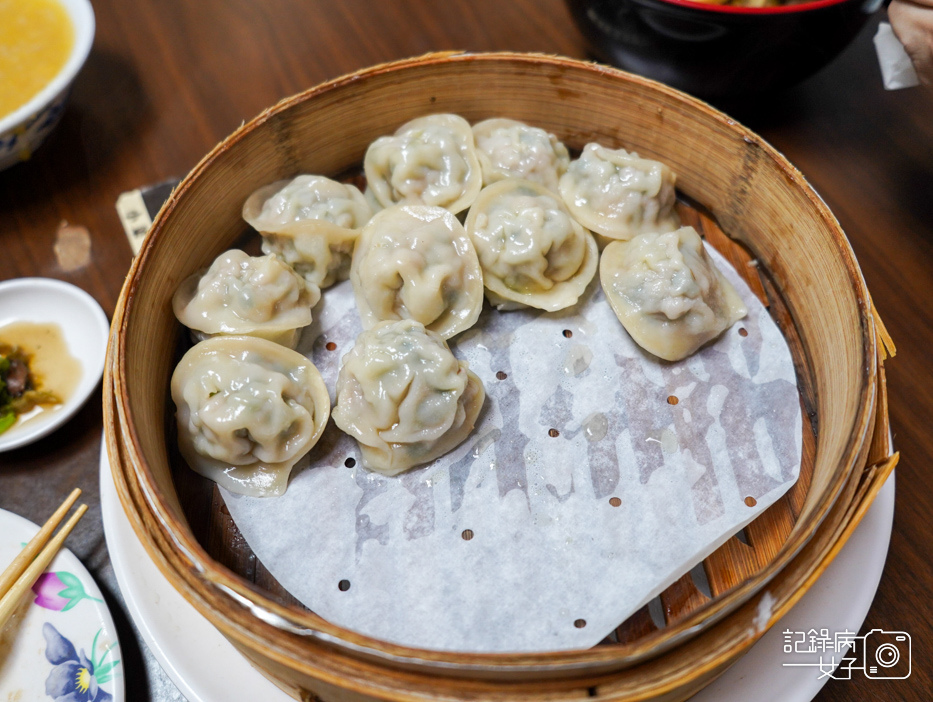 37南投梅園餡餅粥豬肉蒸餃牛肉餡餅牛肉麵小米粥.jpg