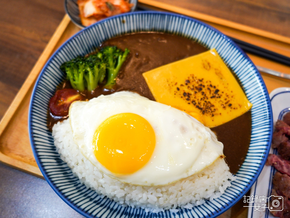 15大叔食事咖喱飯漢堡排咖喱飯低脂牛排咖喱飯.jpg