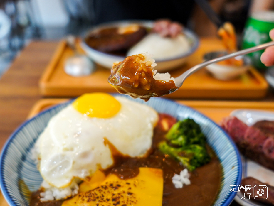 22大叔食事咖喱飯漢堡排咖喱飯低脂牛排咖喱飯.jpg